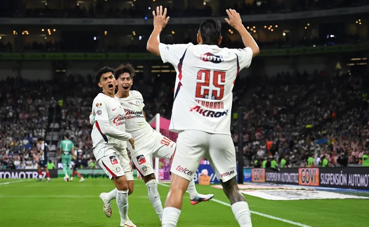 Chivas sufre hasta el final; el Rebaño vence a Rayados en Monterrey