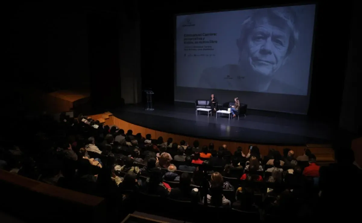 Emmanuel Carrère sorprende con la respuesta de sus lectores en México; 640 personas acuden a escucharlo en la UNAM