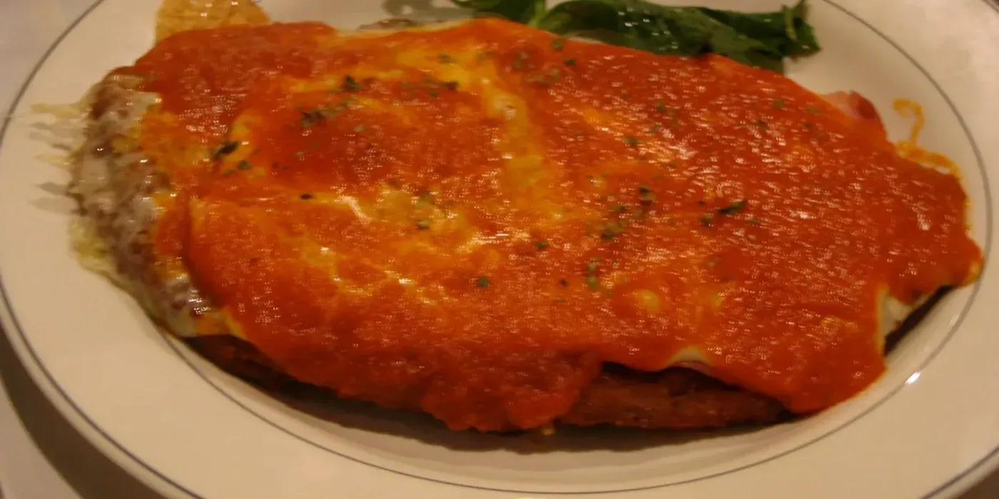 La milanesa napolitana argentina, cuarta en el ranking mundial de TasteAtlas