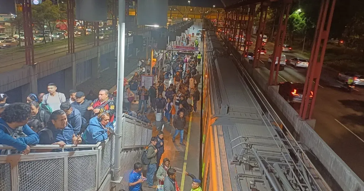 Metro CDMX hoy 23 de octubre: restablecen por completo el servicio de la Línea A tras falla en la catenaria