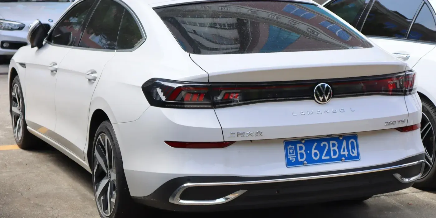 Volkswagen y SAIC lanzan el Lamando L chino en México