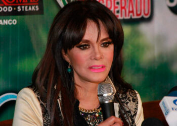 Lucía Méndez la "regó" haciendo playback en programa en vivo ¡Le llueven las críticas! Foto: Getty Images