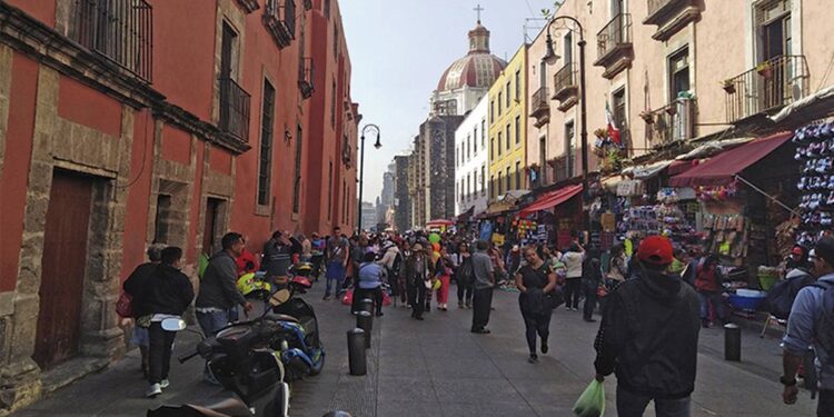 Actividad económica cae 7.9% en agosto y 6.9% en septiembre