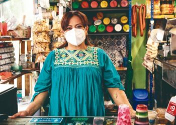 Agricultores, tenderos y transportistas crean cadenas colaborativas para impulsar el consumo local