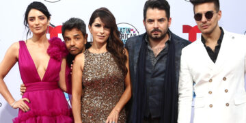 Otro integrante de los Derbez dio positivo a covid-19. Foto: Getty Images