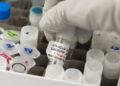 Alertan sobre desconfianza hacia la vacuna contra Covid-19