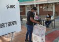Con retraso y poca afluencia, inician elecciones en Coahuila