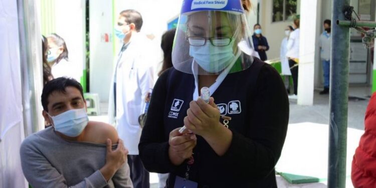 Disminuye vacunación en México; polio amenaza con regresar