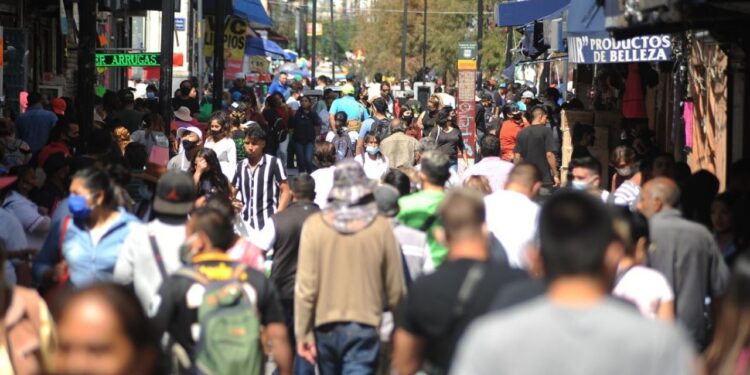 Ebrard descarta cierre de la frontera con EU pese a repunte de covid-19