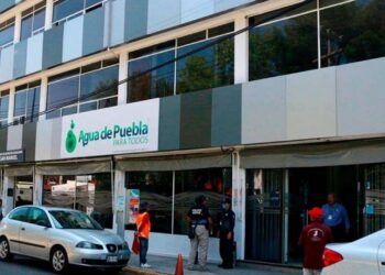 El agua en Puebla: un millonario negocio de los Hank que pagan los usuarios