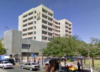 El gobierno afirma que hay capacidad hospitalaria en Chihuahua pese a rebrote de covid-19