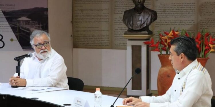Encinas entrega recursos para reparar dao por el nio que muri al explotarle una granada