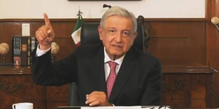 Esos impuestos ya no se los roba nadie, dice AMLO a empresarios