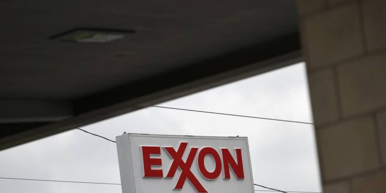 Exxon despedirá a 14 mil empleados por impacto de Covid-19