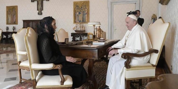 Gutiérrez Müller: De testigo de honor a negociadora diplomática