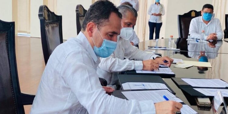 Hacienda y Tabasco firman convenio para combatir delitos fiscales y financieros
