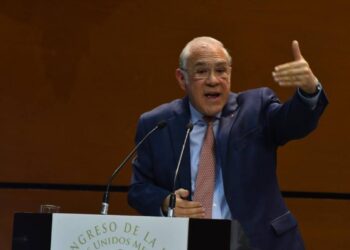 Inversión internacional se desploma 50%, reporta la OCDE