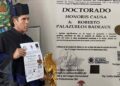 Roberto Palazuelos no aguanta burlas ¡Borra fotos de su Doctorado Honoris Causa!