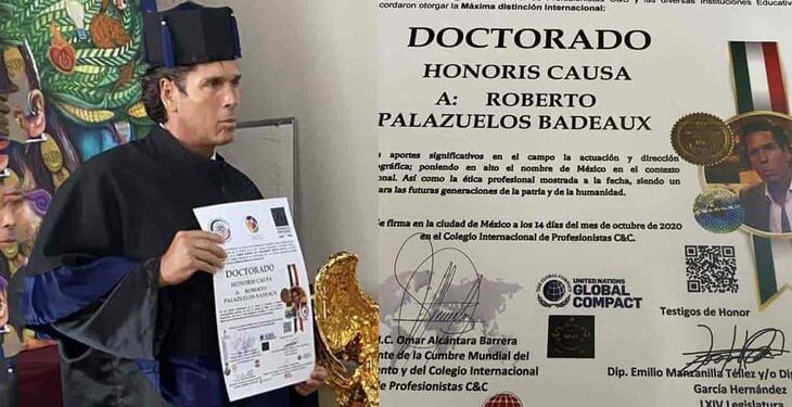 Roberto Palazuelos no aguanta burlas ¡Borra fotos de su Doctorado Honoris Causa!