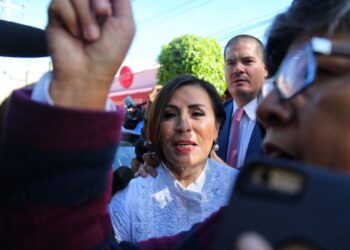 Robles denuncia que la FGR quiere que acuse a "excolegas" para recuperar su libertad