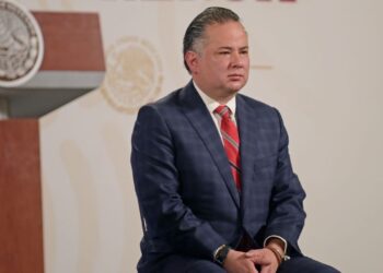 Santiago Nieto no ir por la gubernatura de Quertaro; permanecer en la UIF