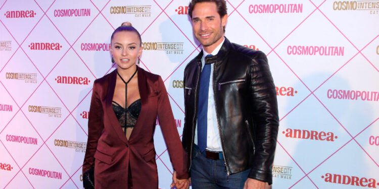 Sebastián Rulli sorprendió a Angelique Boyer en su novela. Foto: Getty Images