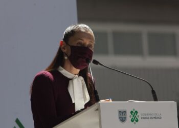 Sheinbaun da positivo a covid-19, est aislada y sin sntomas, dice