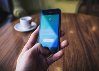 Twitter rechaza reforma en EU que los detiene en eliminar discursos de odio