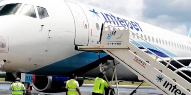 Viajeros exigen 3 mdp a Interjet