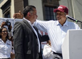 AMLO celebra que inteligencia financiera congele cuentas sin orden judicial