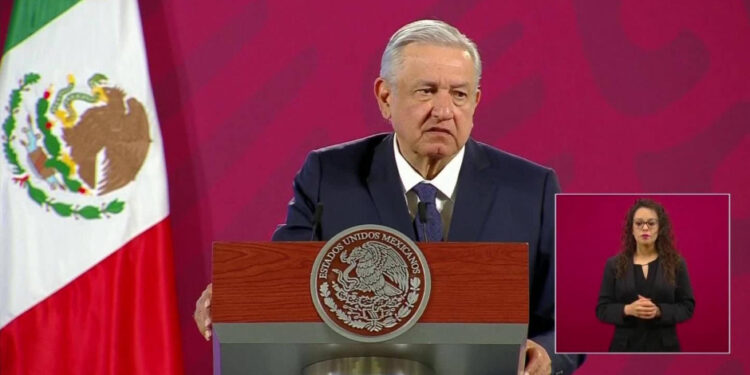 AMLO dice que se hace una prueba por semana de covid-19