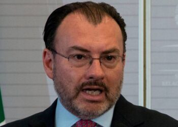 AMLO pide a FGR y UIF trabajar en coordinación en casos como el de Videgaray