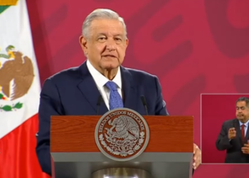 AMLO presume ausencia de devaluaciones y buena recaudación