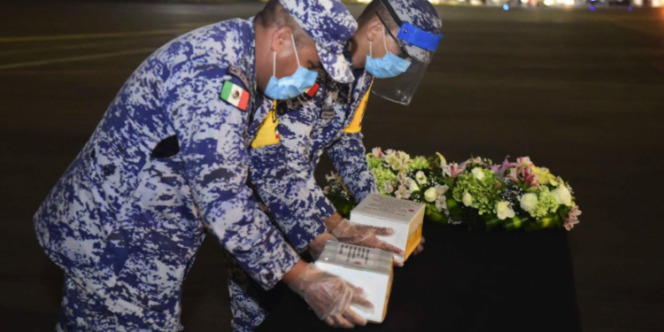 Al día, en EU mueren 10 mexicanos por coronavirus