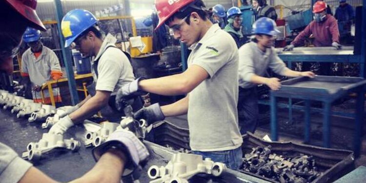 Biden impulsará la economía mexicana, estima banco UBS