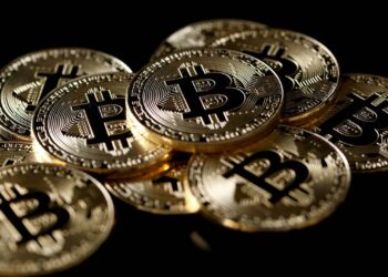 Bitcoin toca su máximo histórico y se cotiza en casi 400 mil pesos por unidad
