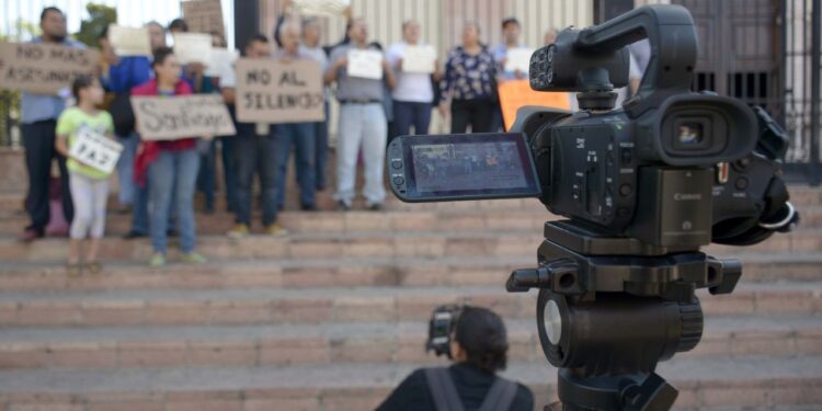 CNDH pide esclarecer delitos contra periodistas y condenar a autores materiales e intelectuales