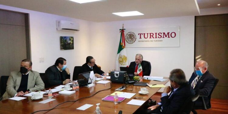 Catastrófico para el turismo regresar a semáforo rojo: Torruco