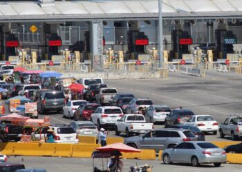 Cierre en frontera con EU se extiende un mes por Covid-19