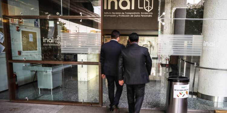 Ciudadanos exigen datos sobre la pandemia