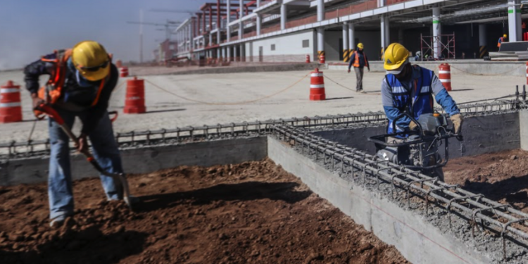 Con retraso, 8 obras de Santa Lucía