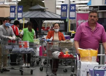 Consumo privado e inversión fija mantienen recuperación en agosto