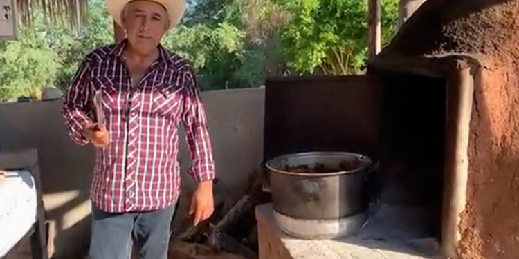Covid-19 se aferra al negocio de barbacoa de don Manuel y su esposa, en BCS