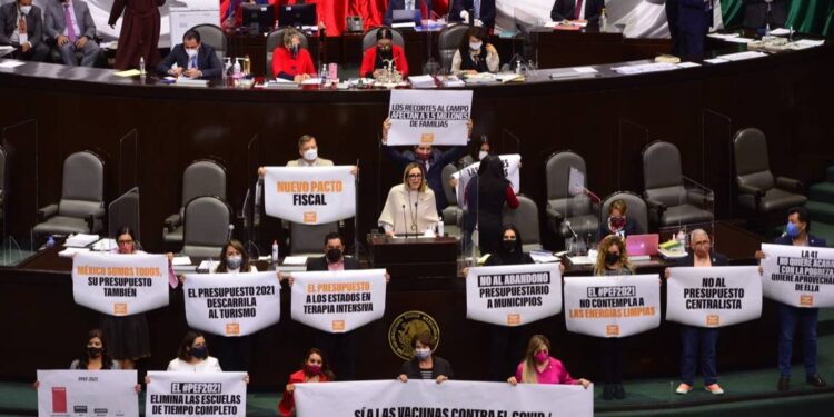 Diputadas y activistas alertan recorte de recursos para mujeres y a Casas para indígenas
