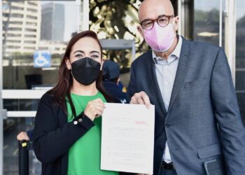 Diputados panistas presentan denuncia ante FGR por robo de medicamentos