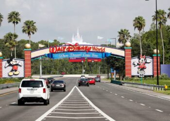 Disney prevé recortar 32 mil empleos en 2021
