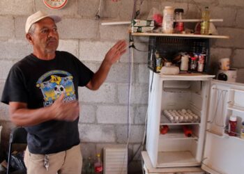 Estas familias sacian su hambre con algún pensamiento