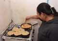 Familia Escobedo estira el dinero para comer