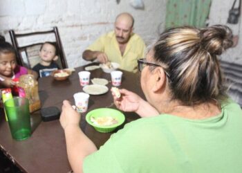Familia tapatía perdió el empleo; la carne se come de vez en cuando