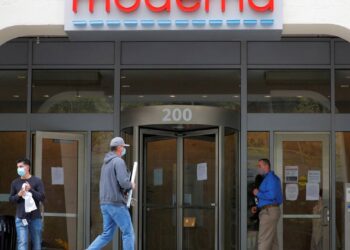 Farméutica Moderna se dispara en Wall Street por efectividad de vacuna contra Covid-19